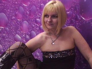 sexyLeona - Ich mag Reisen, Natur und nat&uuml;rlich jeden Tag Sex haben! :) ist meine Leidenschaft