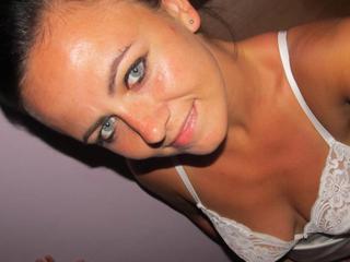 Vivien22 - Wachs-Spiele, SM-Sex, Pornographie, Devot, Anal-Sex