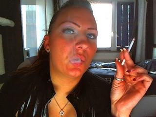 MadameVicky - Voyeurismus, Fetisch, Oralsex, Spermaspiele, Sexspielzeug