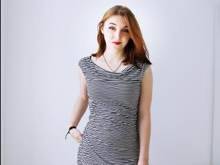 SlimAriadna - Exhibitionismus, Rollenspiele, Voyeurismus, Oralsex, Tattoos